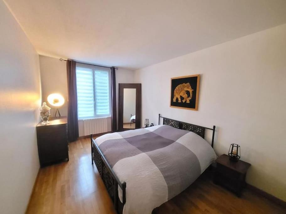 De 90m² Situe Dans Le Vieux-lille. Rijsel